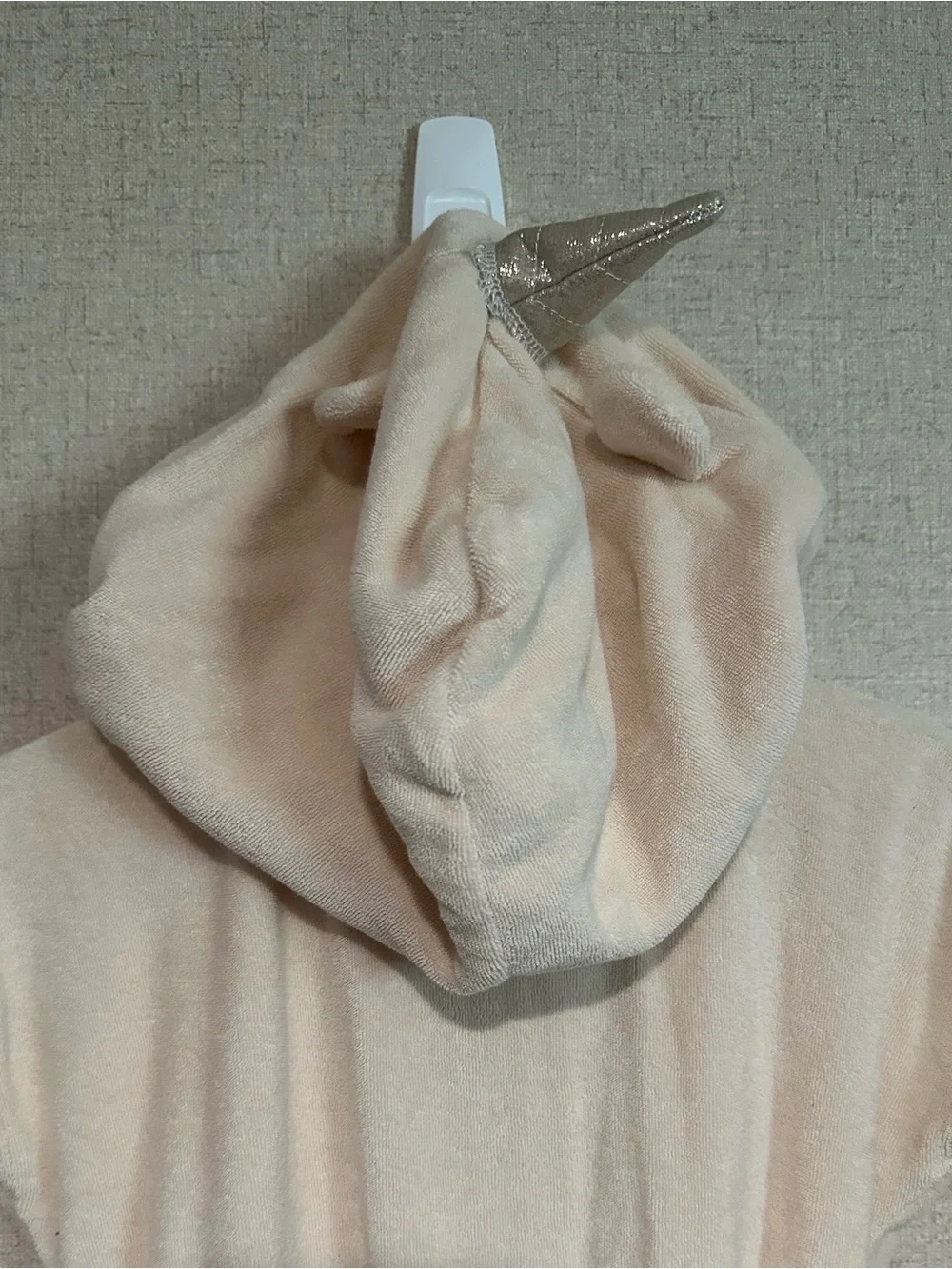 Baby Gap Size 4 Unicorn Hooded Terry One-Piece Romper in Light Beige
